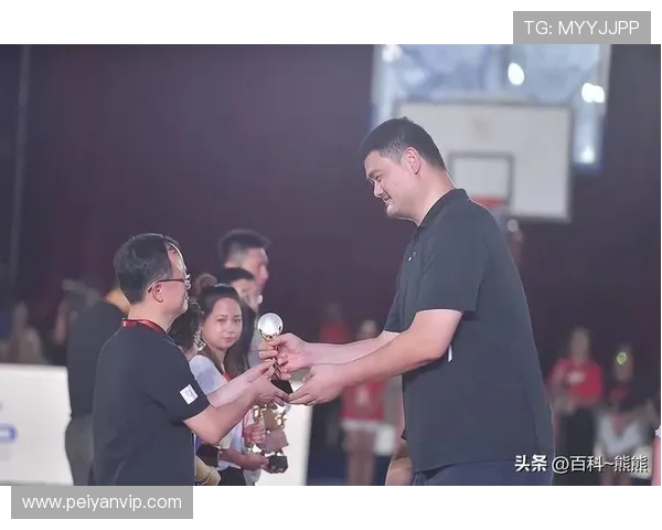 姚明被拉到国际舞台的背后故事与篮球梦想的追逐之路