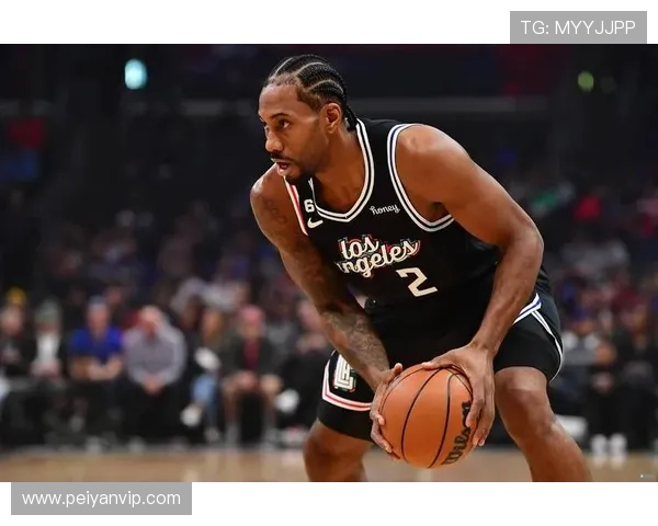 快船训练日亮点莱昂纳德状态火热哈登笑容满面首发阵容初现